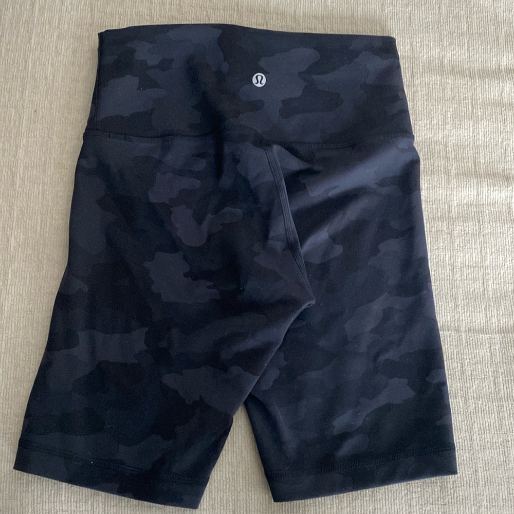 Lululemon wunder bike shorts. 8” in Camouflage